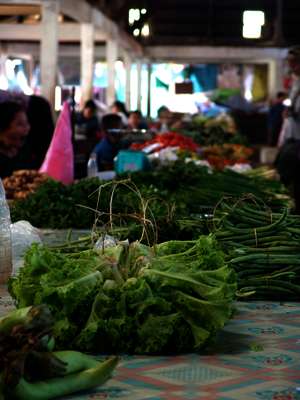 Gemüsemarkt in Sulawesi, Indonesien
