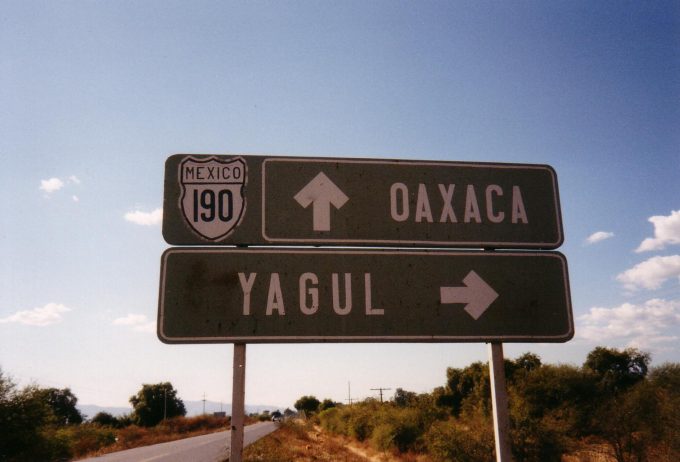 Wegweiser nach Yagul, Mexiko