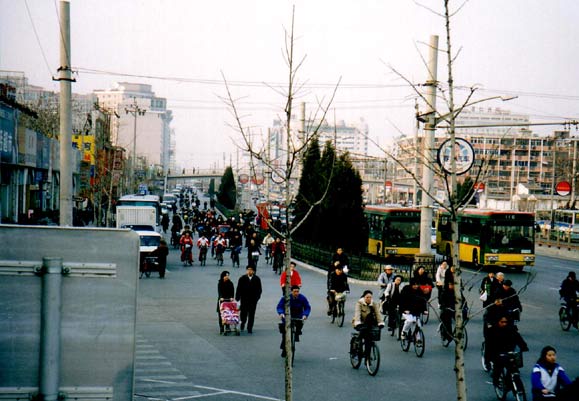 Fahrrder, Chinesen unterweg in Peking