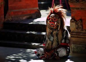 Buyong-Tänzer auf einem Odalan-Fest, Bali Buyong-Tänzer auf einem Odalan-Fest, Bali