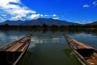 Laos: Mekong, Berge, Bombenkrater