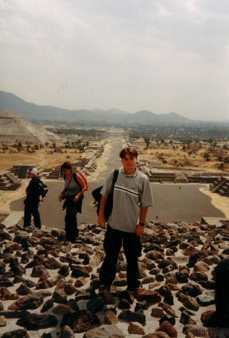 tommy auf der Sonnenpyramide, Teotihuacan