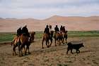 Reiter in der Wüste Gobi Reiter in der Wüste Gobi
