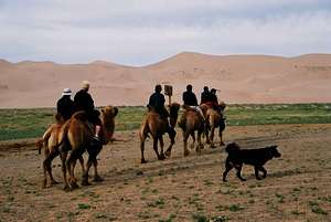 Reiter in der Wüste Gobi Reiter in der Wüste Gobi