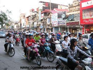 Auf zwei Rädern durch Hanoi