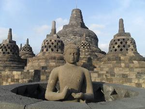 Insel Java, zu Tempeln und Vulkanen