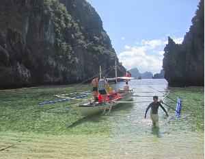 El Nido – Island Hopping & Kayaking