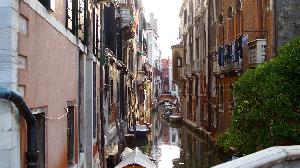 Venedig. Durch die Lagunenstadt in vier Akten.