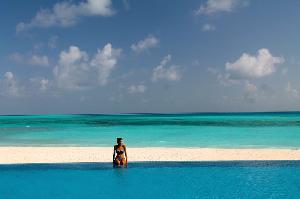 Das Atmosphere Kanifushi: Inselparadies im Lhaviyani Atoll