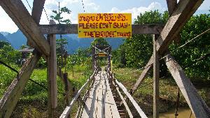 Vang Vieng - Stadt, Land, Fluss