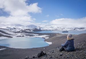 ANTARKTIS – VULKANSPAZIERGÄNGE UND EISBADEN AUF DECEPTION ISLAND