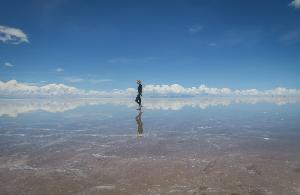 SALAR DE UYUNI TOUR BOLIVIEN – FLAMINGOS, LAGUNEN UND DER GRÖSSTE SPIEGEL DER WEL