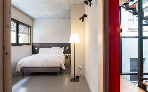 Homestay: Les Loges du Theatre