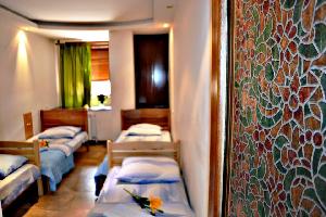 Backpacker: Downtown Hostel